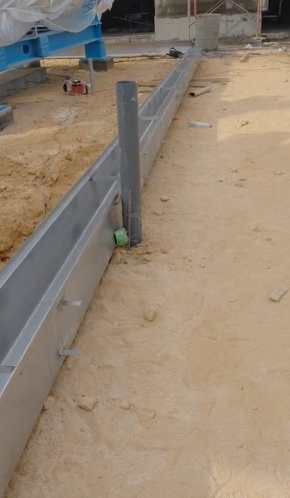 Food-grade 316 stainless steel drainage trench installed at the Baladi poultry plant in Wadi Al-Dawasir