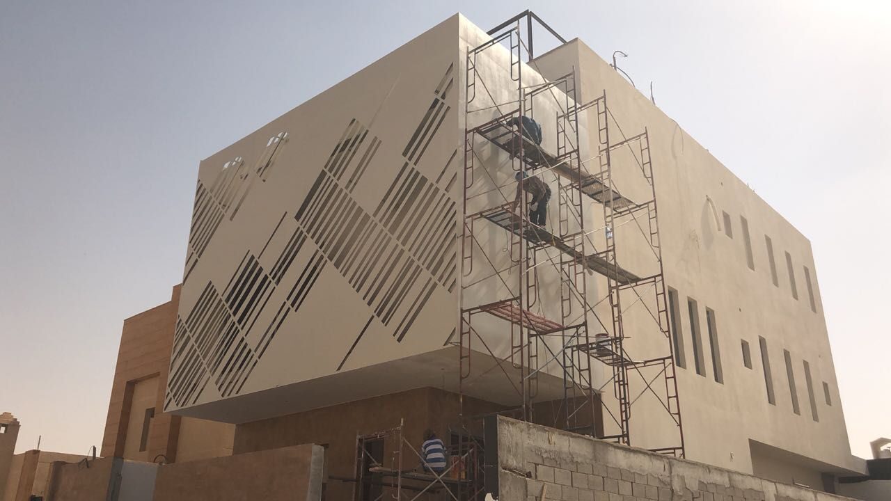 لوح قص ليزر منفّذ من ملف DXF لواجهة معمارية في الرياض